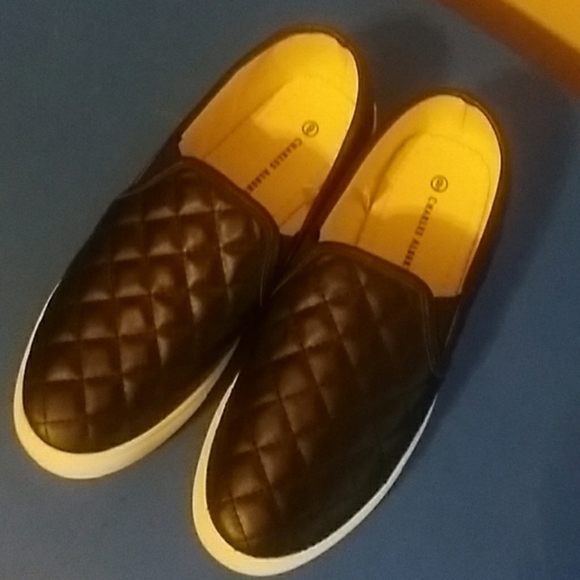 Sneakers - Picture 1 of 2